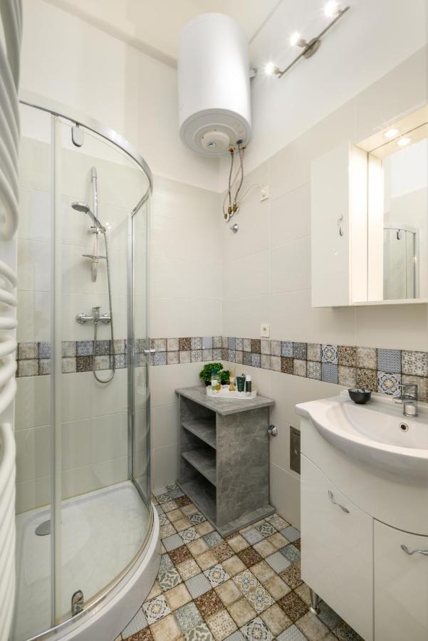 Ja18 Downtown Pearl - 2 Bedroom Apartment 부다페스트 외부 사진