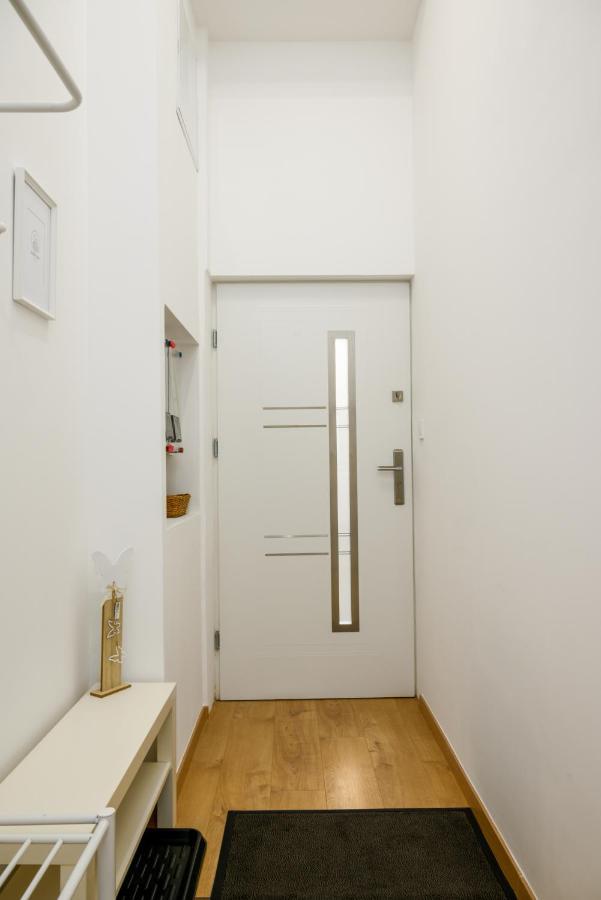 Ja18 Downtown Pearl - 2 Bedroom Apartment 부다페스트 외부 사진